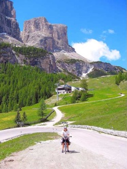 Sarah riding the Dolomiti